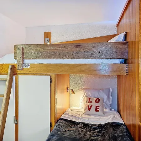 1650 - Mountain View - Snow Front 2s05 Courchevel