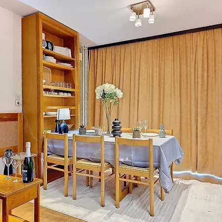 1650 - Mountain View - Snow Front 2s05 Courchevel